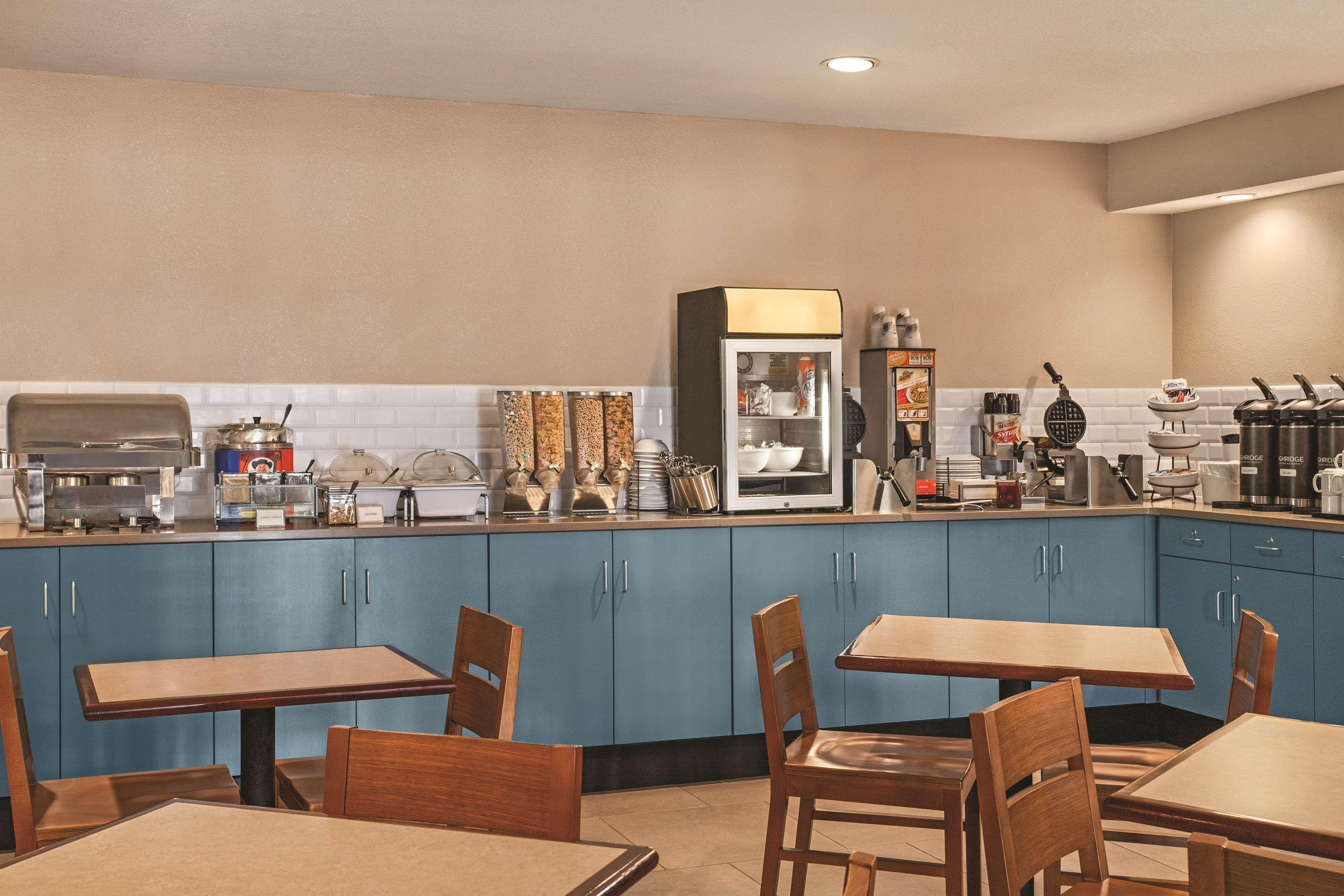 Country Inn & Suites By Radisson, Buffalo, Mn Buitenkant foto